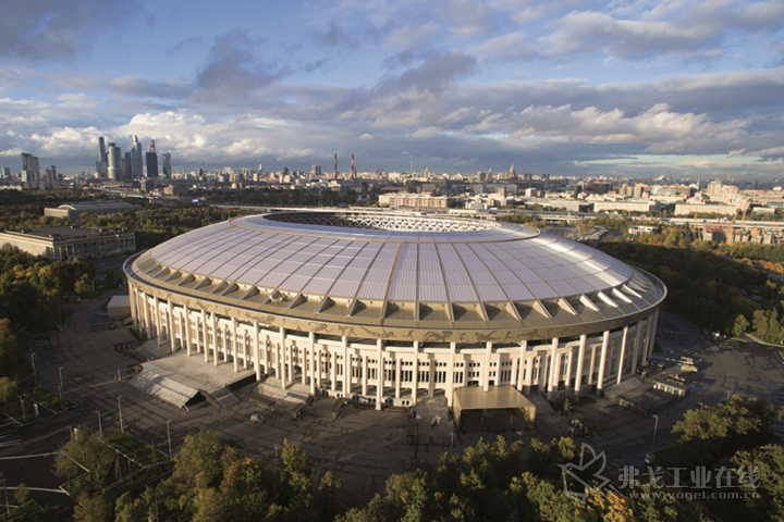莫斯科卢日尼基奥林匹克体育场在修缮改造工程中，采用了科思创的聚碳酸酯多层板材，用于重新建造体育场大型顶棚