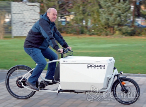 法国的Douze城市自行车可以配用KEP Alu 800型送货箱，配用C1.6型六档变速装置