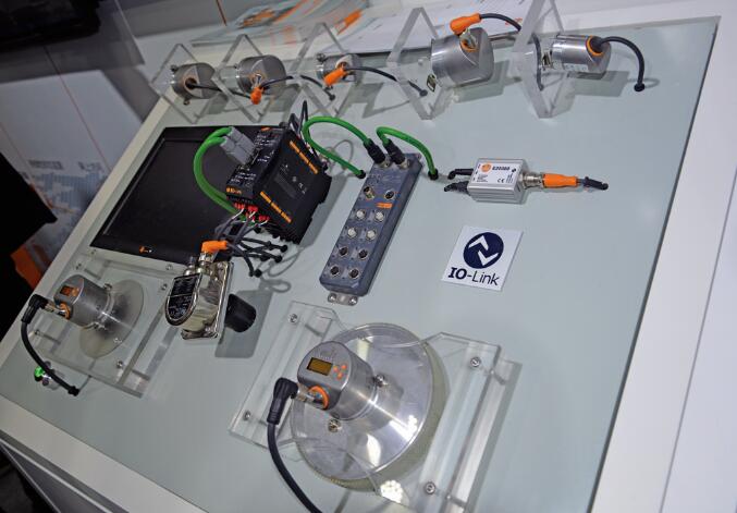 设备振动状态检测和数据采集系统