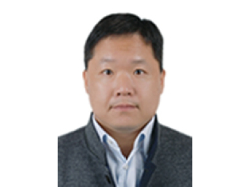 Breil Yao，Group SC Director of Xiangxue pharmaceutical 