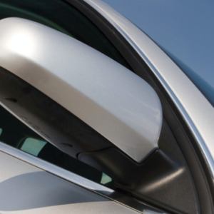 苹果新专利：给车窗配控制层 调节光线穿透车窗保证隐私性